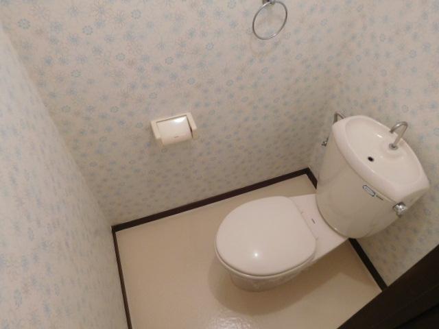 トイレ　清潔な洋式トイレです。