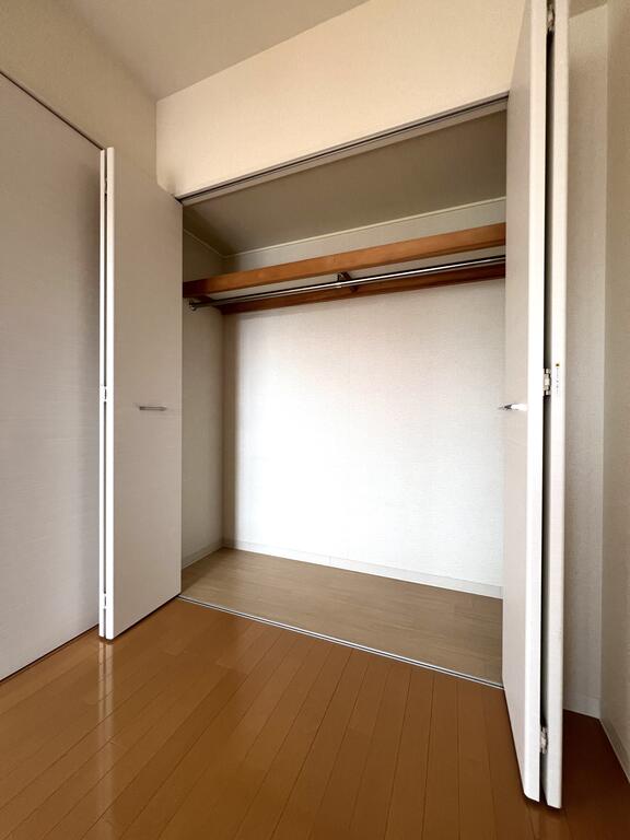 収納　大切なお洋服をしっかり収納できる大きなクローゼット