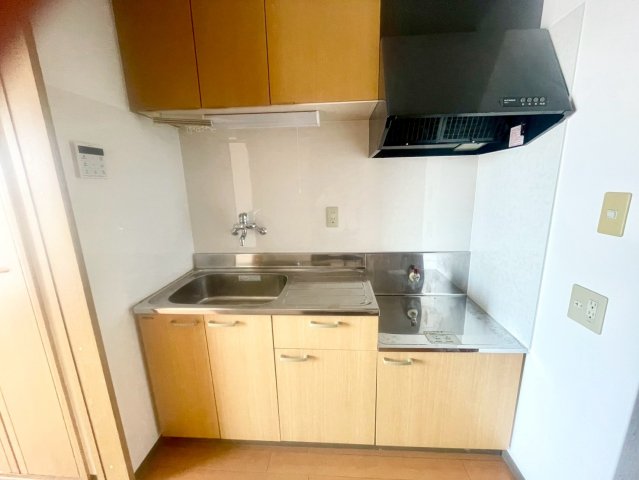 キッチン　※掲載写真は同タイプ住戸の参考写真です。間取り・内装等が異な