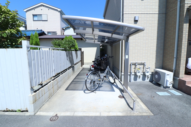 その他共有部分　屋根付き駐輪場