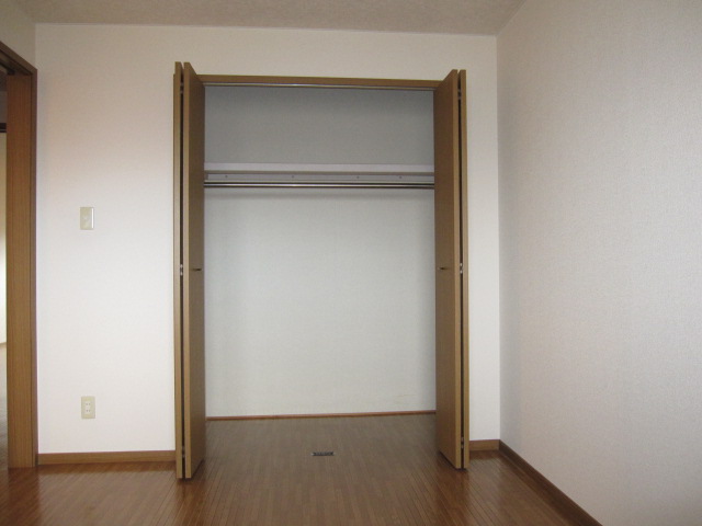 収納　サンカルティエ(GoodHome)