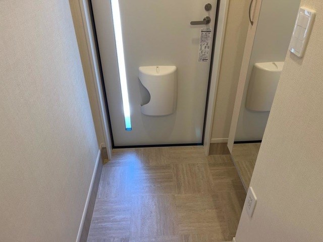 玄関　玄関収納も充実
