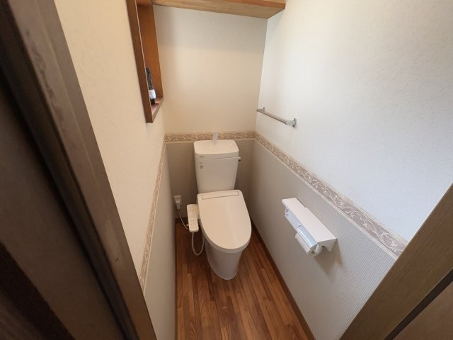 粟津一戸建てのトイレ写真