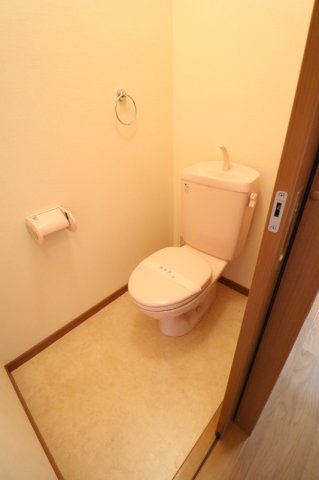 トイレ　コンパクトで使いやすいトイレです