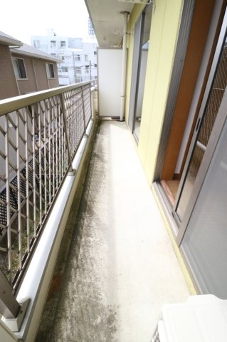 バルコニー　広々としたバルコニーです