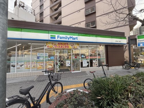 コンビニ　ファミリーマート 江戸堀三丁目店（コンビニ）まで95m