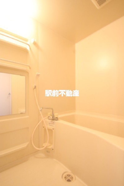 バス・シャワールーム　別部屋写真流用