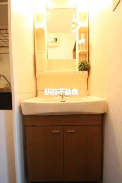 洗面設備　別部屋写真流用