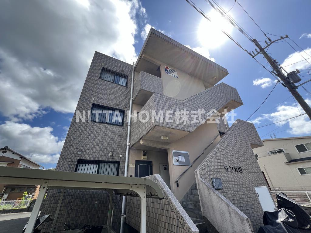 建物外観　駐車場１台無料◇