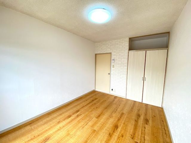 居室・リビング　同建物別部屋　現況優先