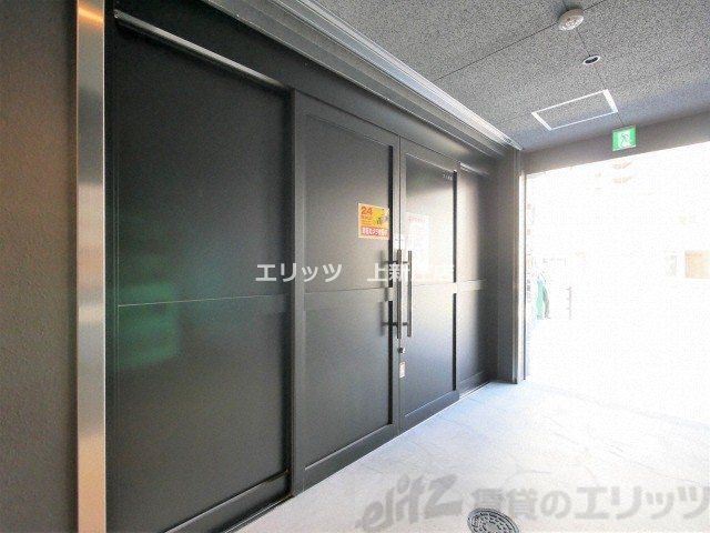 エントランス　エントランス