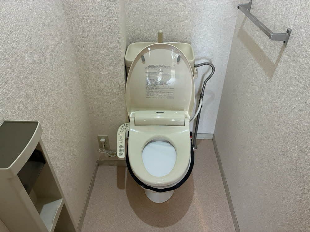 トイレ　毎日つかうものだからこそ、人にやさしく、清潔な機能付便座で…