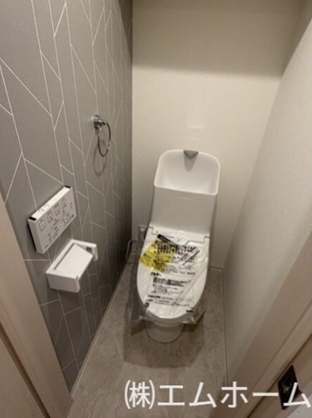 トイレ　温水洗浄便座付トイレ