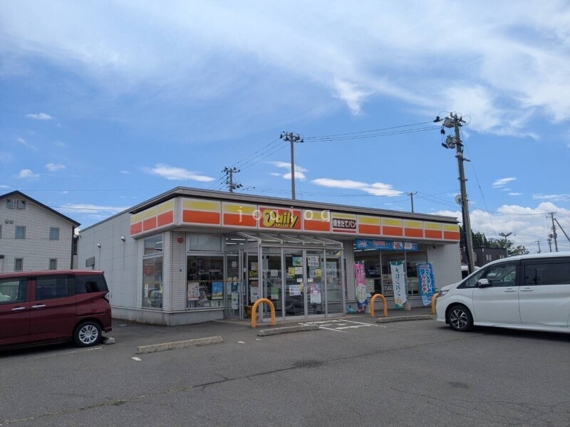 コンビニ　デイリーヤマザキ新青森駅前店（コンビニ）まで495m