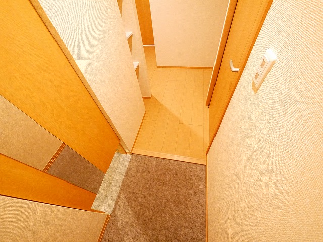 ＪＲ関西本線 奈良駅 徒歩10分 3階建 築13年の玄関写真