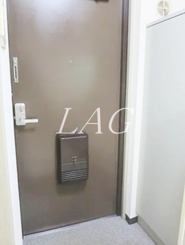 ハイタウン都立大学の玄関写真