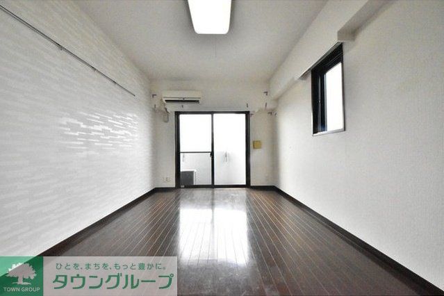 ヴェルト柿の木坂の居間写真