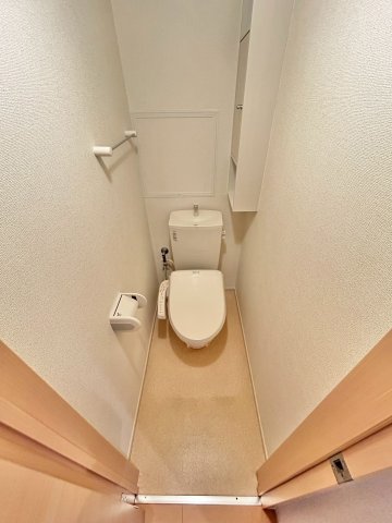 ＪＲ総武本線 東千葉駅 徒歩19分 3階建 築12年のトイレ写真