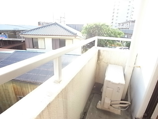 ＪＲ常磐線 新松戸駅 徒歩6分 3階建 築42年の内装写真