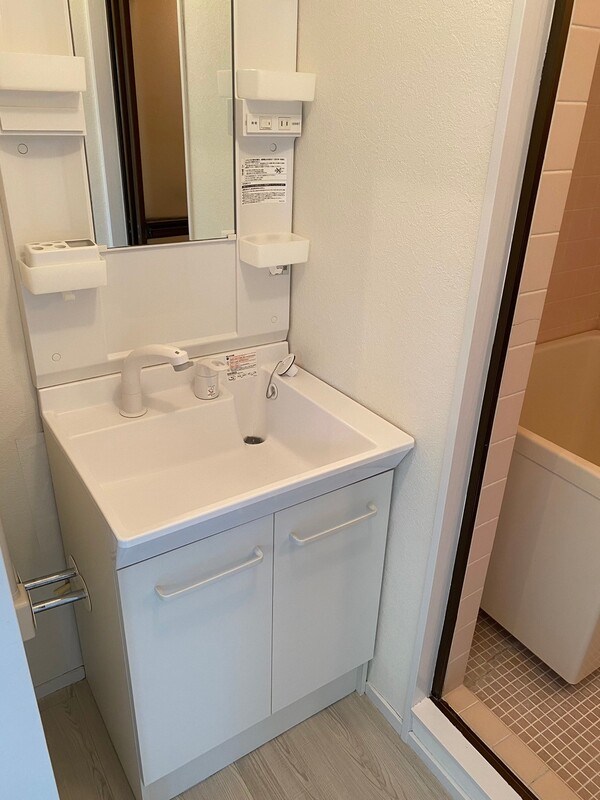 ＪＲ常磐線 新松戸駅 徒歩6分 3階建 築42年の内装写真
