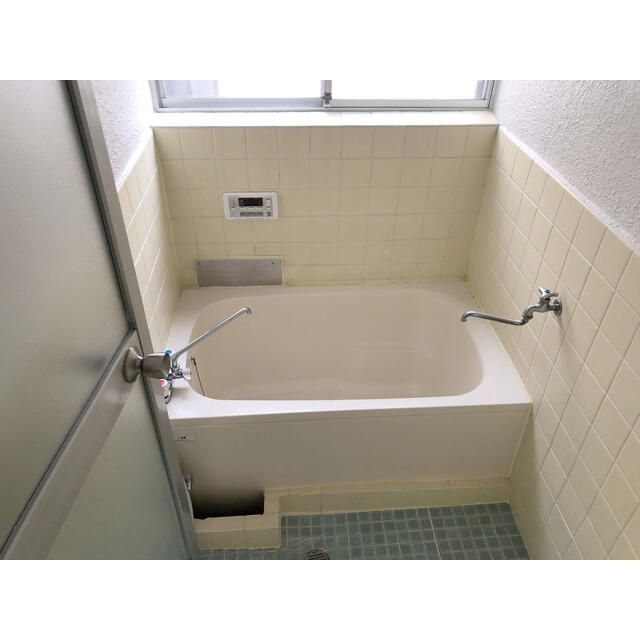 バス・シャワールーム　落ち着いた空間のお風呂です