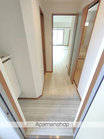 ＪＲおおさか東線 南吹田駅 徒歩3分 8階建 築6年の玄関写真
