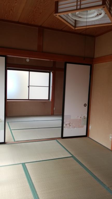 居室・リビング　襖を外せば広々なお部屋に