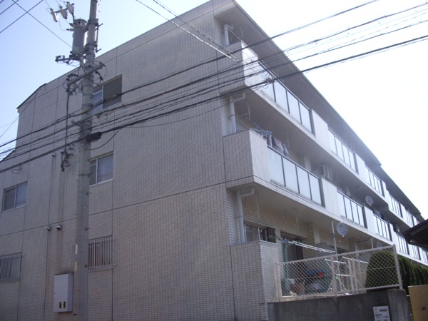名古屋市緑区桃山のマンションの建物外観
