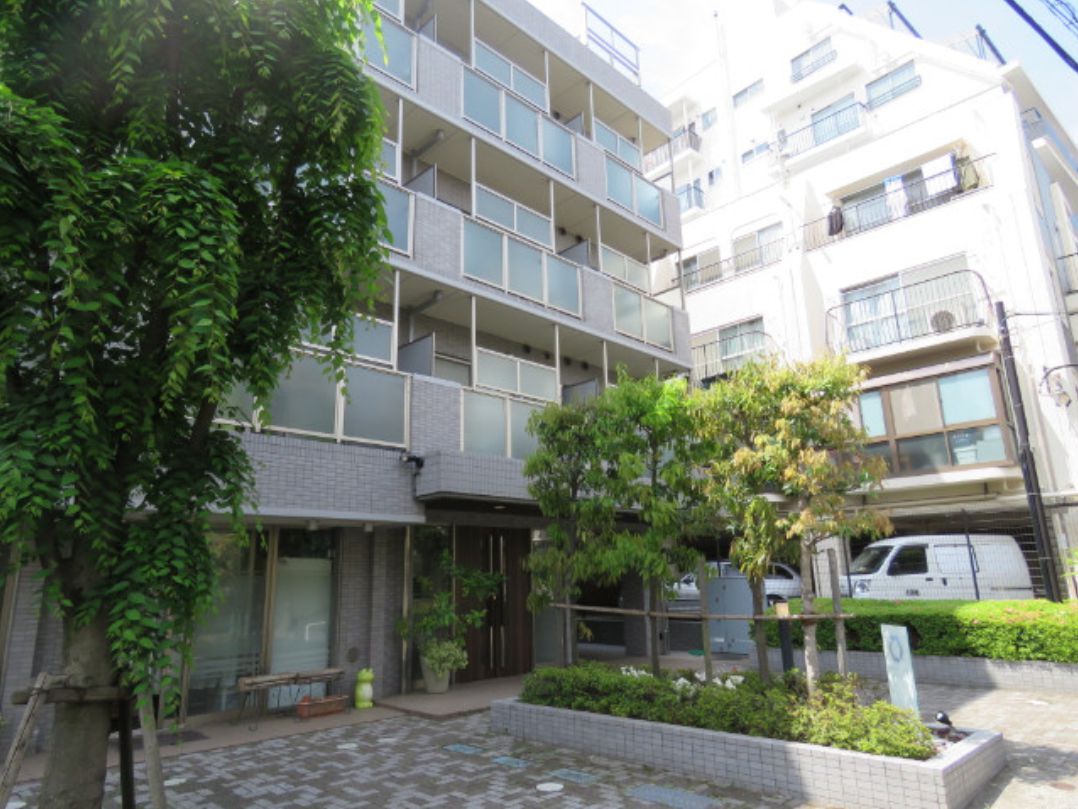 渋谷区上原のマンションの建物外観