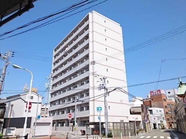 尼崎市建家町のマンションの建物外観