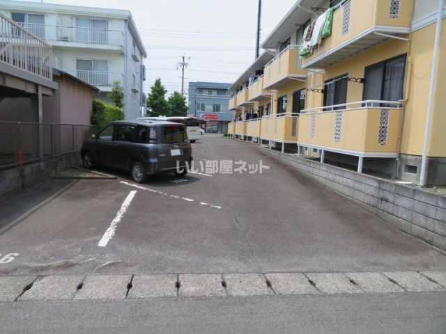 【焼津市東小川のアパートの駐車場】