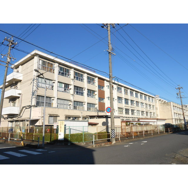 【岐阜市加納黒木町のマンションの中学校】