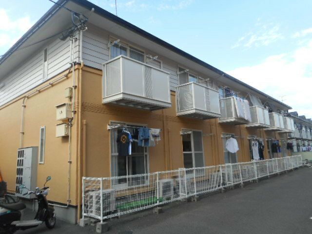 郡山市田村町徳定のアパートの建物外観