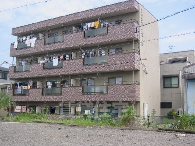 名古屋市港区高木町のマンションの建物外観