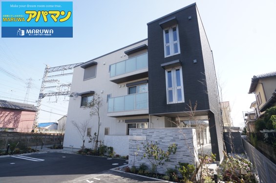 磯城郡田原本町大字秦庄のマンションの建物外観