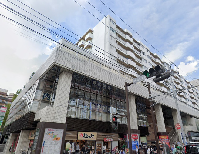 【横浜市西区宮崎町のマンションのショッピングセンター】