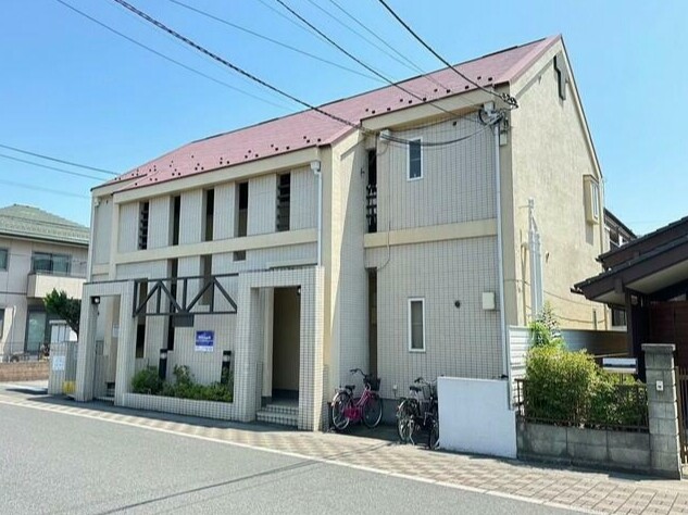 越谷市大沢のアパートの建物外観