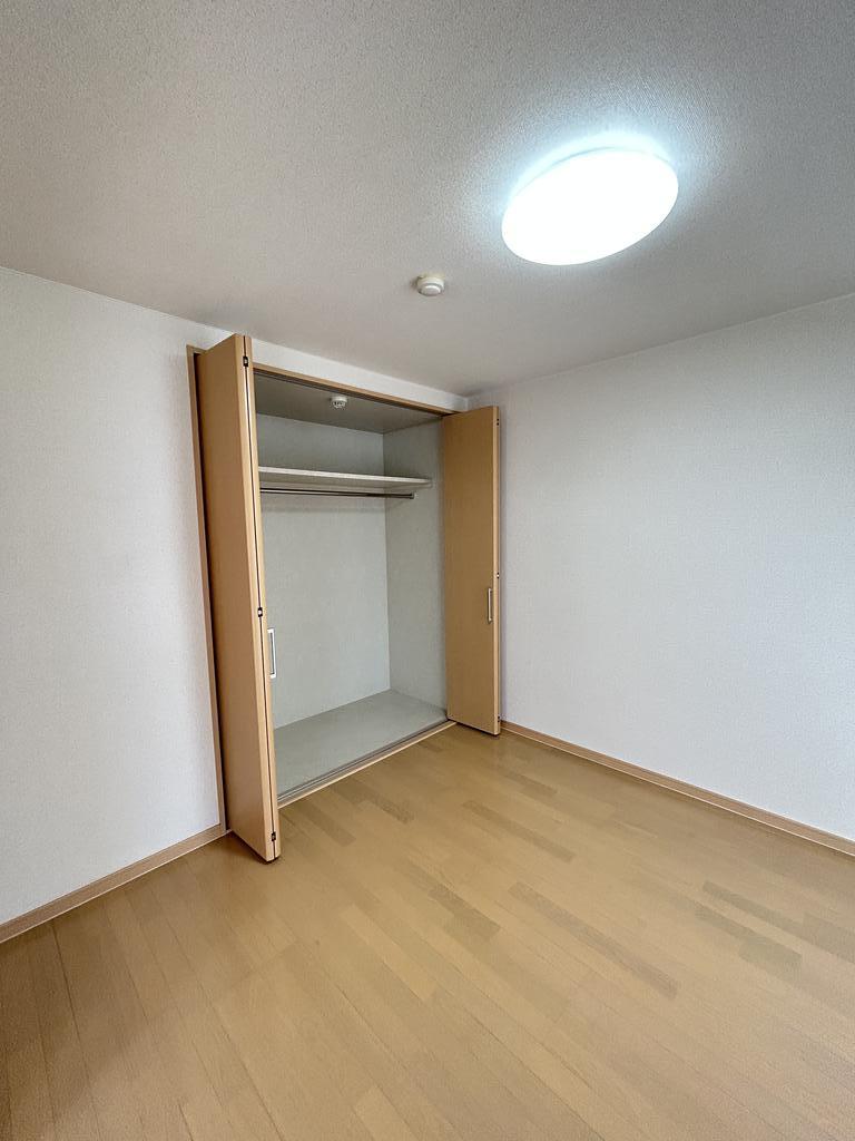 収納　南側洋室です