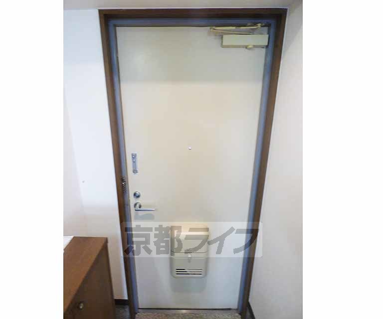 その他設備　しっかりとしたドア。