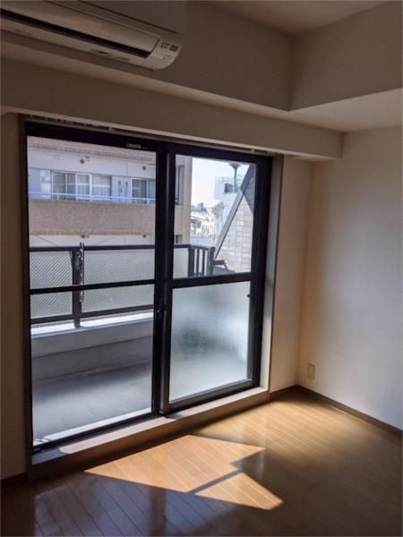 居室・リビング　☆明るい洋室☆