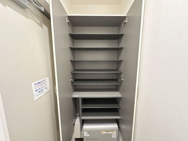 収納　シューズボックス