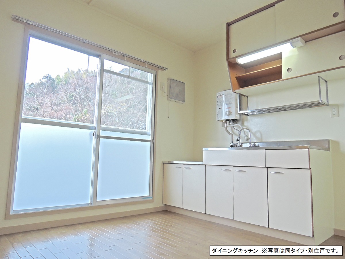 居室・リビング　DK約5.2畳　写真は同タイプ・別住戸です。