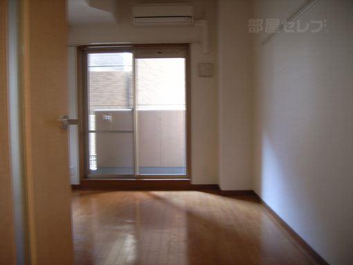 居室・リビング　※写真は６０５号室の物です