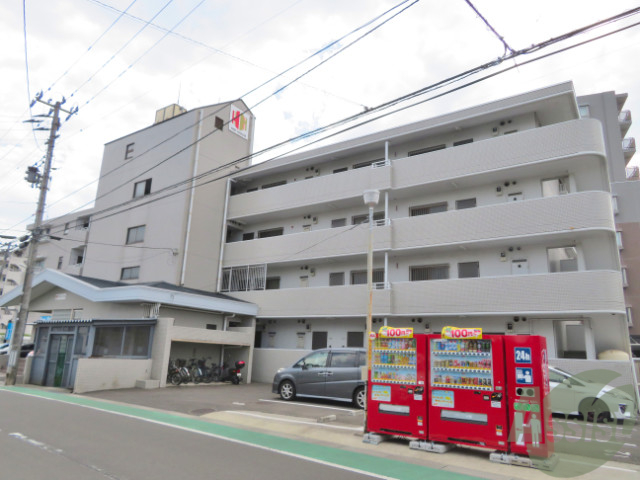 建物外観　仙台市若林区六丁の目中町「メゾン・ド・エトワール」