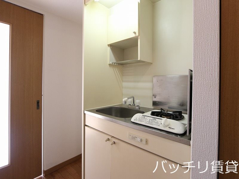 キッチン　別号室の画像。現況を優先します。