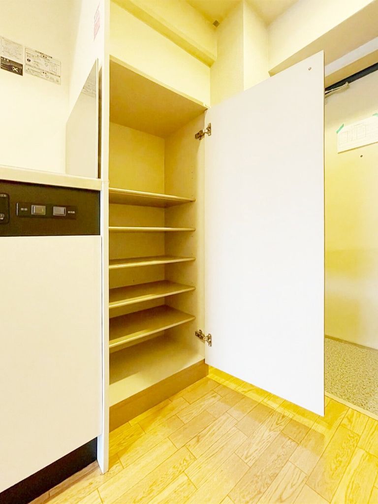 玄関　シューズボックス