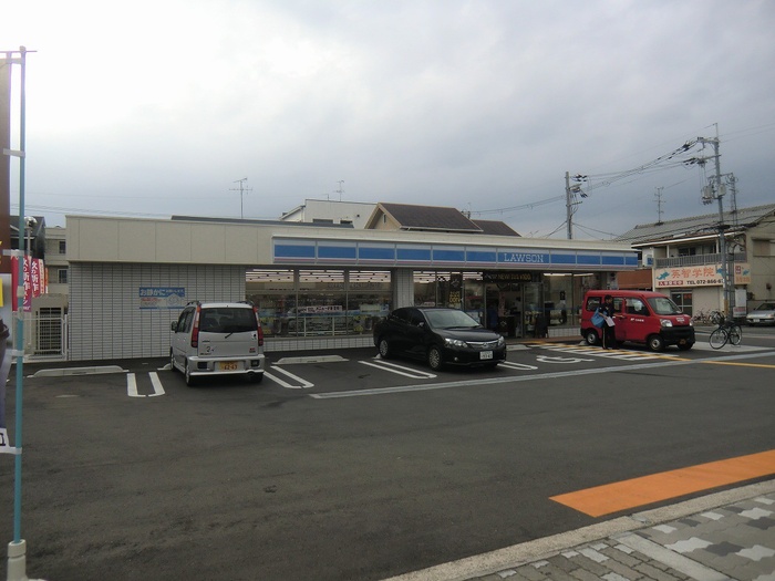 コンビニ　ローソン枚方船橋本町二丁目店（コンビニ）まで108m