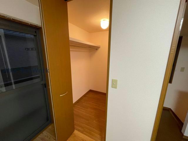 収納　※同物件別部屋の写真です。