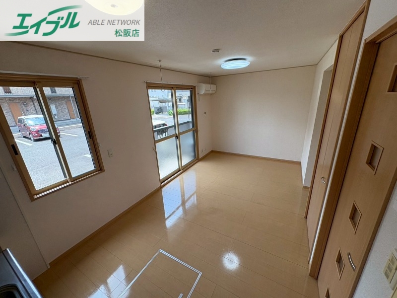 居室・リビング　同型参考写真