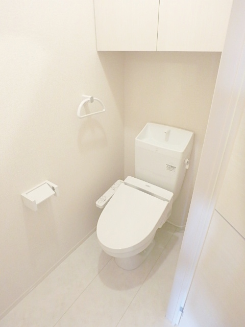 トイレ　洗浄機能付暖房便座♪